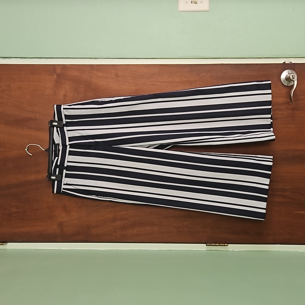 Wide leg striped crop pants